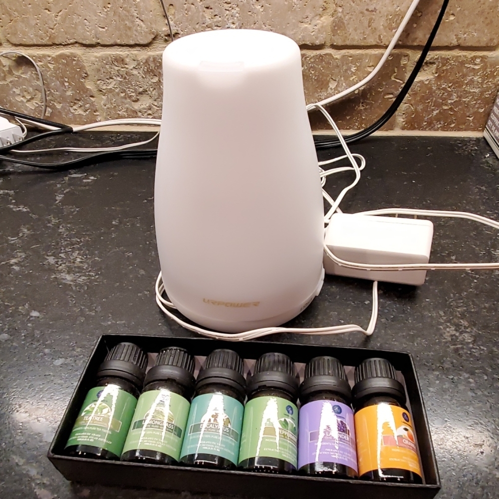 Urpower essential oil diffuser + essential oils
